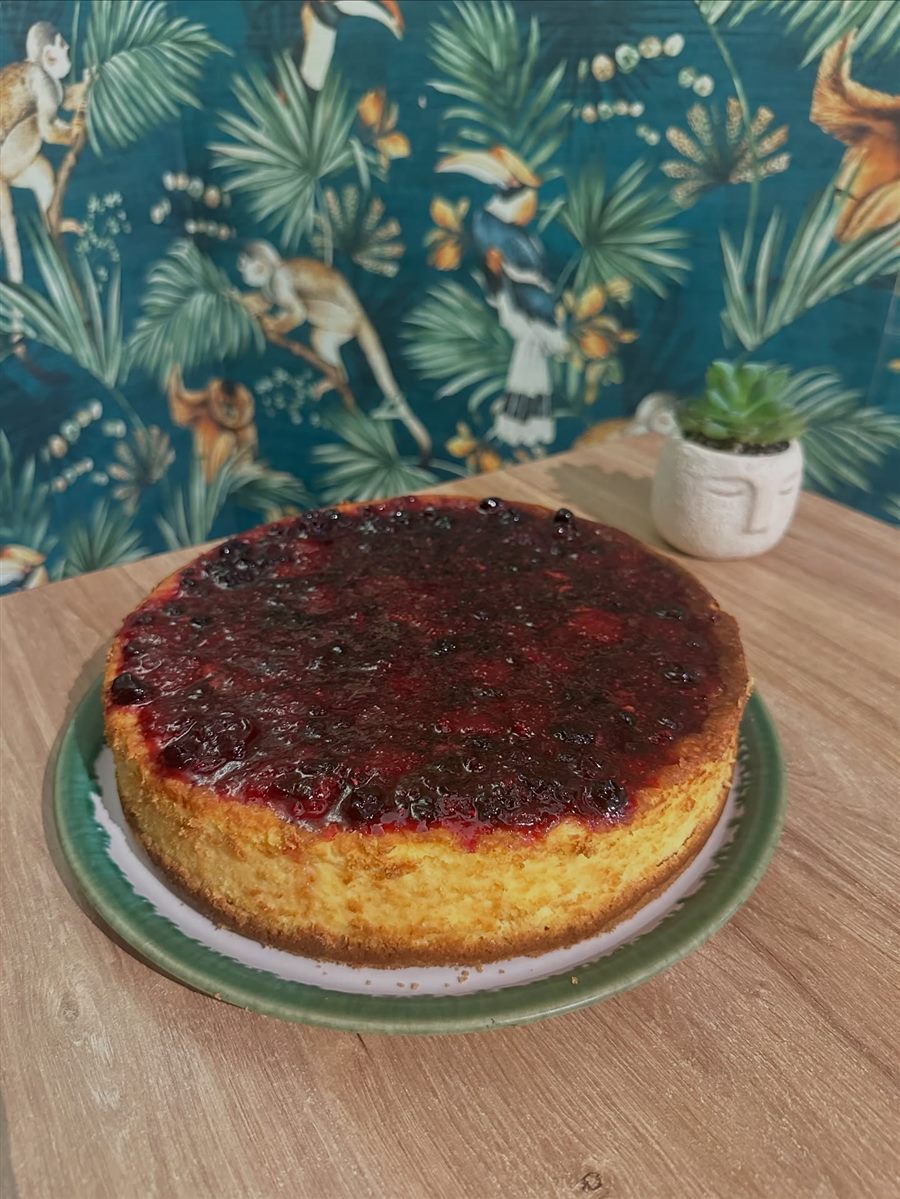 Tarta de queso con frutos rojos casera
